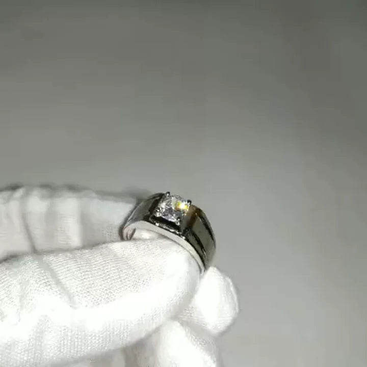S925 Silver Men's Ring with Simple Design and Simulated Diamond
