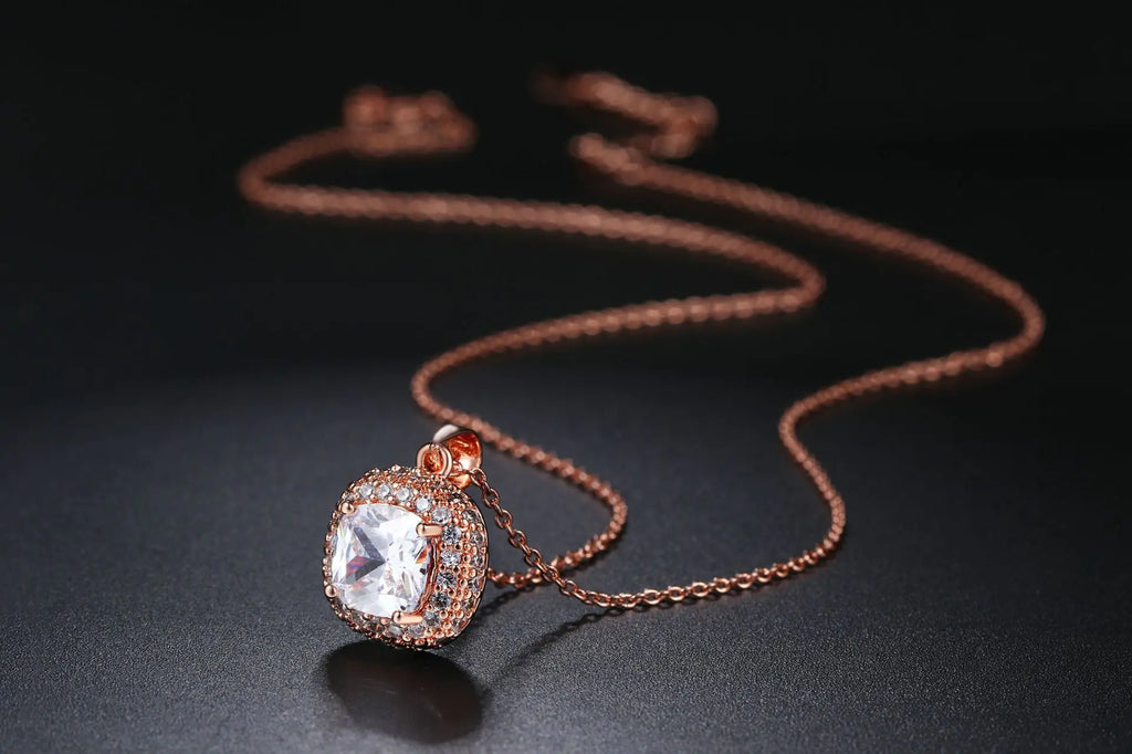 Trendy Square Chain Women's Pendant Necklace in Gold