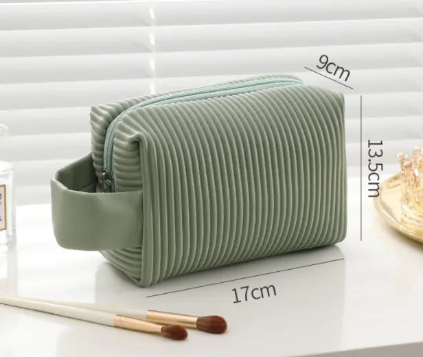 Multifunctional Travel Makeup and Toiletry Storage Bag