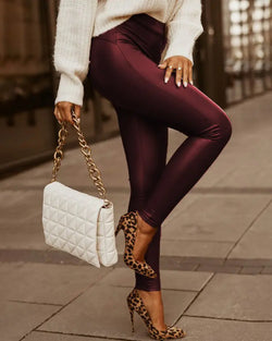 Pantalón elástico de polipiel de cintura alta para mujer
