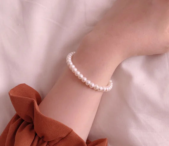 14K Gold-Plated Natural Pearl Bracelet with Bulb Charm