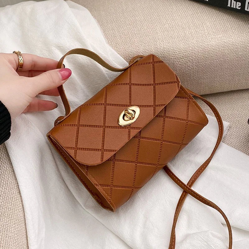 Women's Fashion Embossed Rhombus Messenger Bag