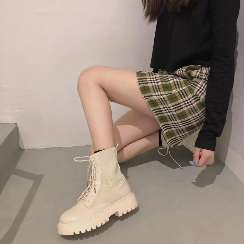 Fashionable Women's Martin Boots with Thick Sole (Fall/Winter)