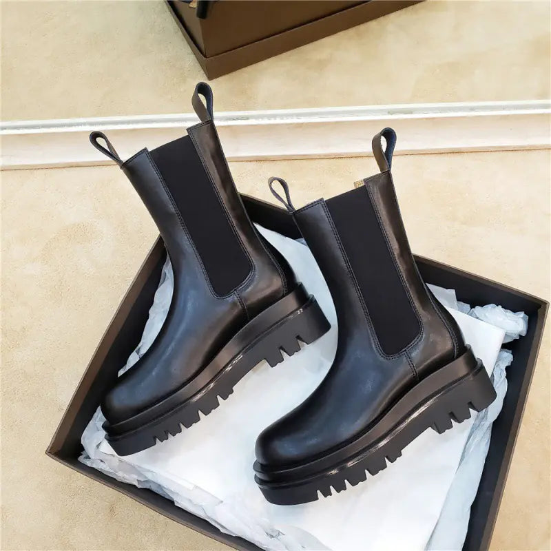 Martin Cowhide Boots with Green Thick Soles