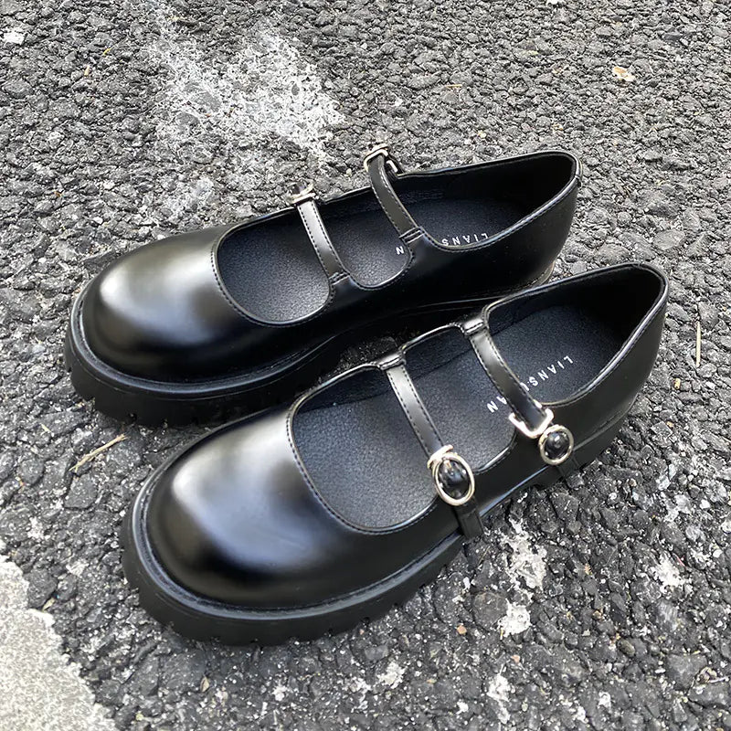 Vintage Mary Jane Shoes with Round Toe and Mid Heel