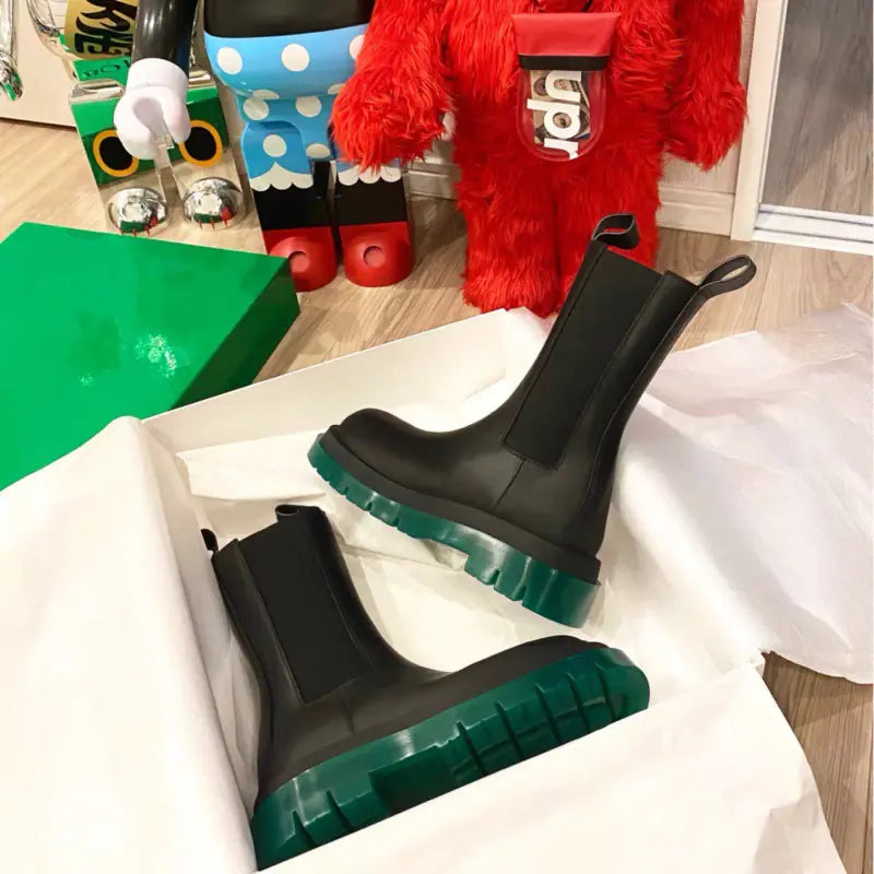 Martin Cowhide Boots with Green Thick Soles