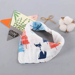 Toalla triangular de dibujos animados para bebés - Suave y estampada